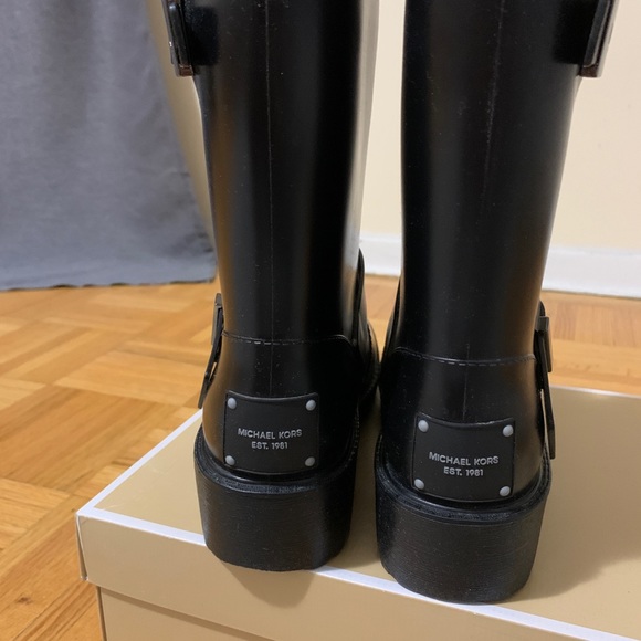 Michael Kors rubber rain boots - Picture 3 of 10